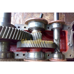 Шестерні та комплектуючі до редукторів і мотор-редукторів